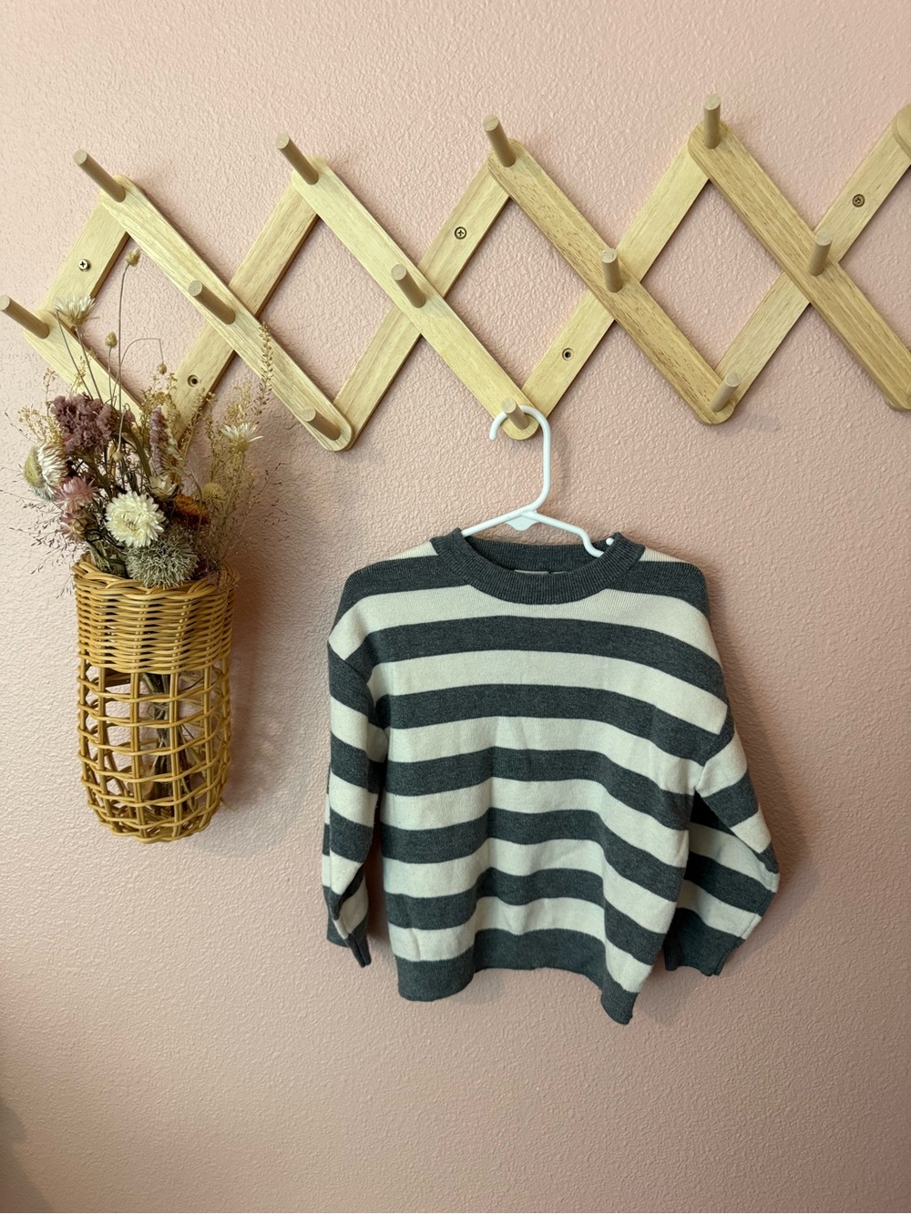 Zara Kids Striped Crewneck Sweater in Dark Gray & Cream